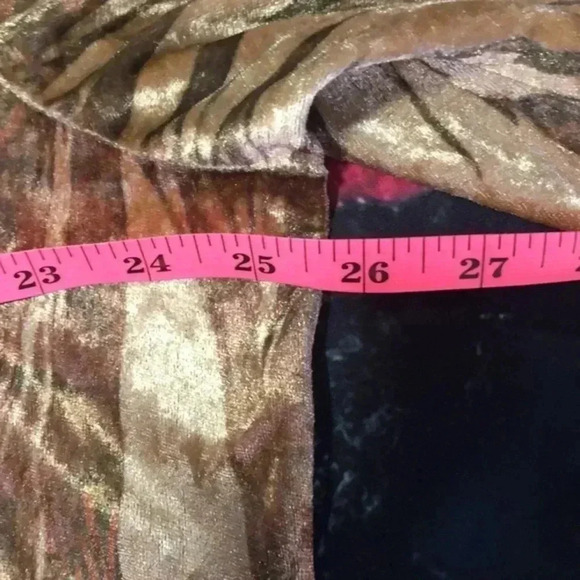 Essentials plus size top/blouse 2X gold with floral and butterfly’s - Picture 5 of 7